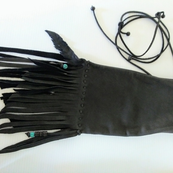 Fringe Black Leather pouch - Picture 6 of 8